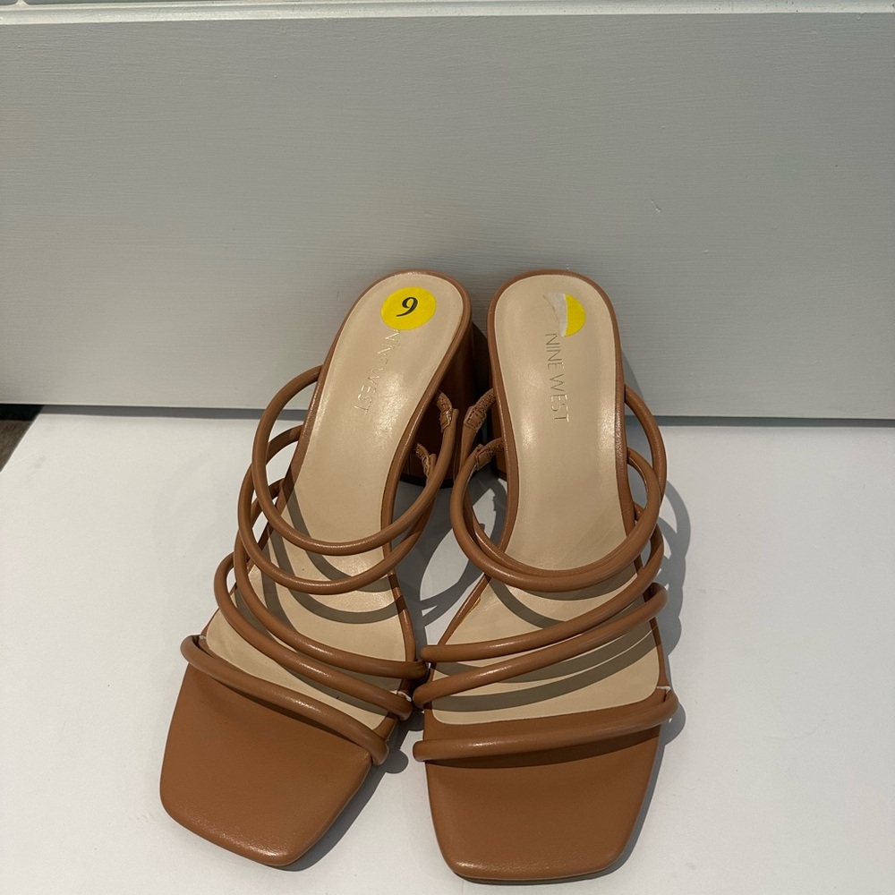 Nine West Tan Heels Classic Design